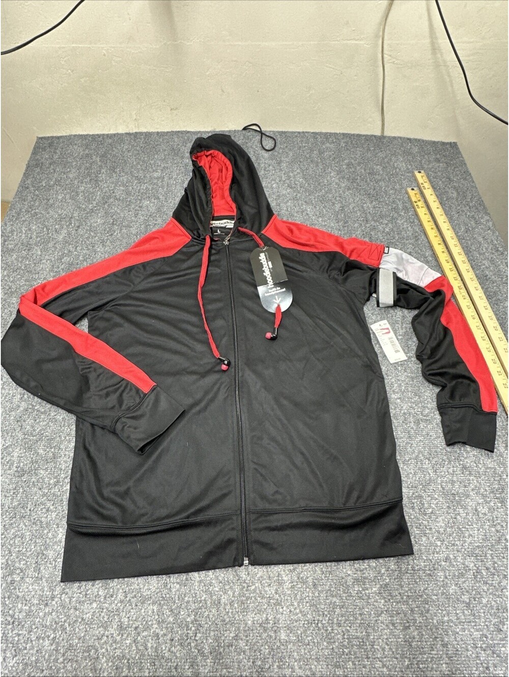 NWT Hoodie Buddie Sports With Built In Headphones Large